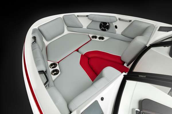 Malibu-21-VLX-BOW-SEATING