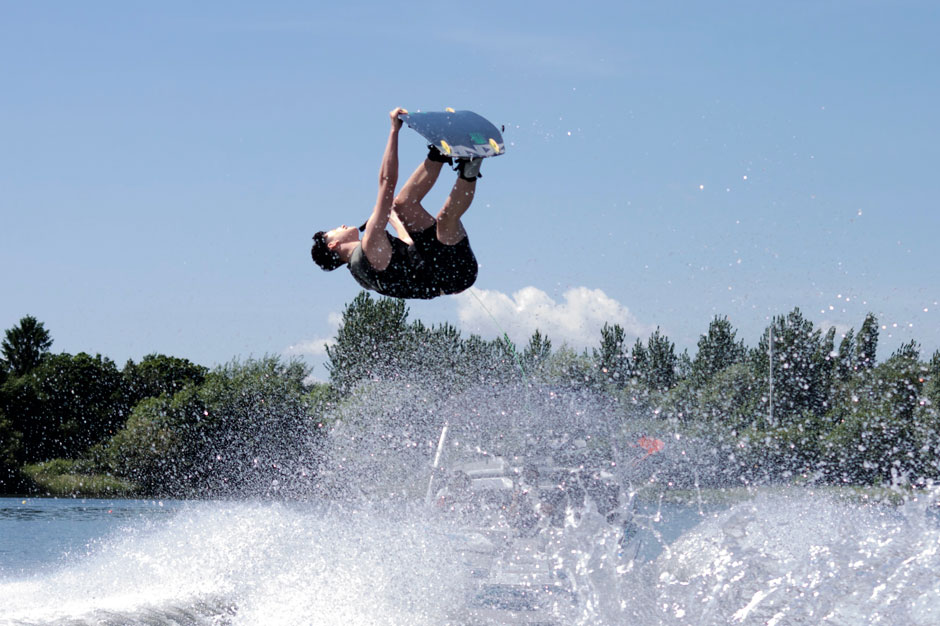 Mitch-Wise-Wakeboarder---grab